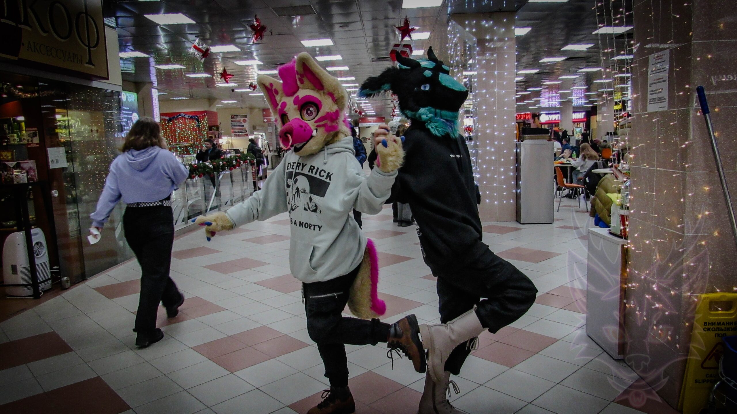 “Веселая банда пушистиков завоевывает торговый мир!”